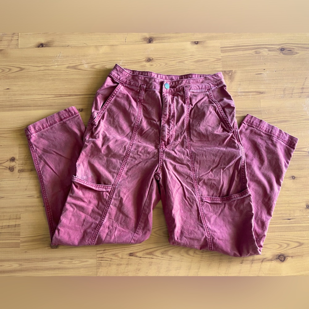 Universal threads women’s jeans EUC size 2 maroon color